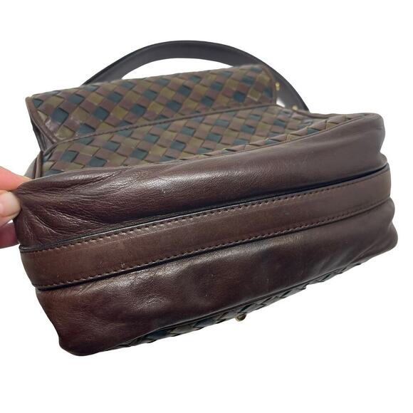 BOTTEGA VENETA Intrecciato Nappa Lock Flap Shoulder Woven Bag in brown green - Picture 6 of 16